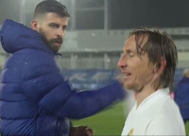 La discusión de Modric y Piqué tras triunfo del Real Madrid contra el Barcelona