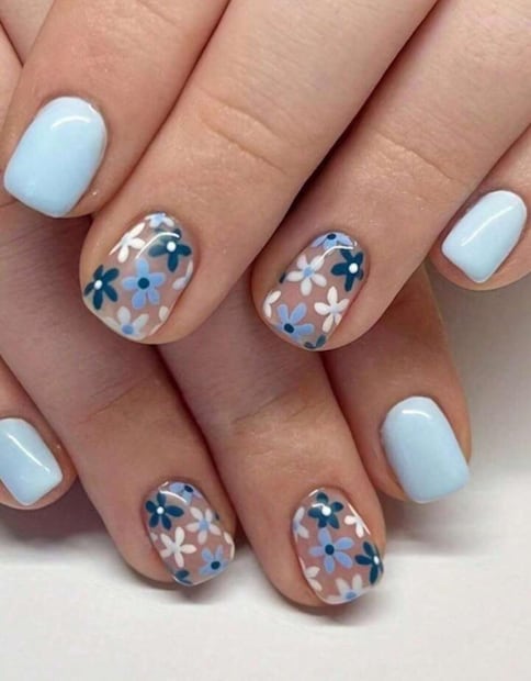 Puedes aplicar otra tendencia de temporada, las flores. Foto: Etsy