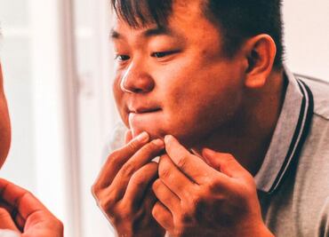 El aceite a base de una planta aromática que produce colágeno y desaparece cicatrices y marcas de acné