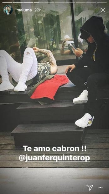 ¿Cuánto cuestan los tenis blancos de Maluma?