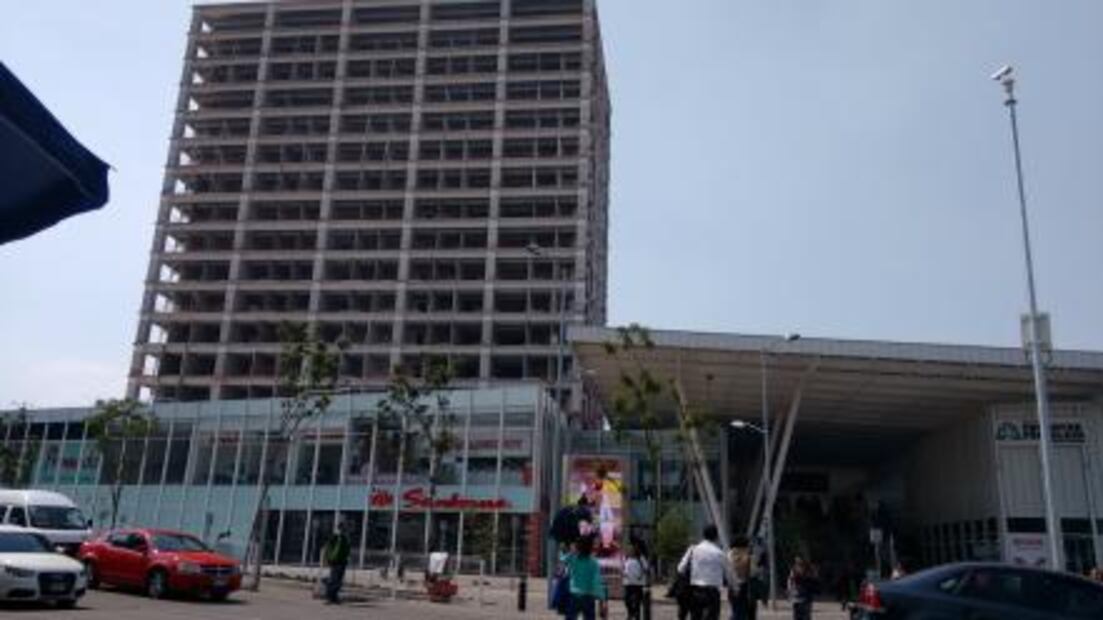 La estación que es conocida por el domo de una plaza de toros