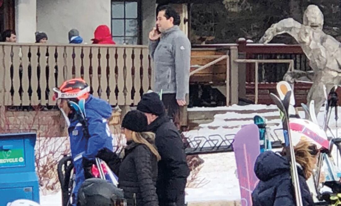 alcalde panista fue captado en Vail, California, Estados Unidos, el día en que una excavadora cayó sobre 5 autos en Interlomas y murieron 2 personas (ESPECIAL)