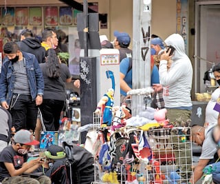 Van tras familia de presuntos extorsionadores