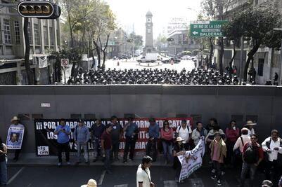 Maestros llegan a Gobernación