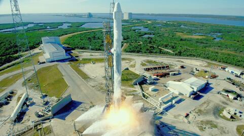 NASA lanzará cápsula de carga de SpaceX a la EEI a finales de agosto 