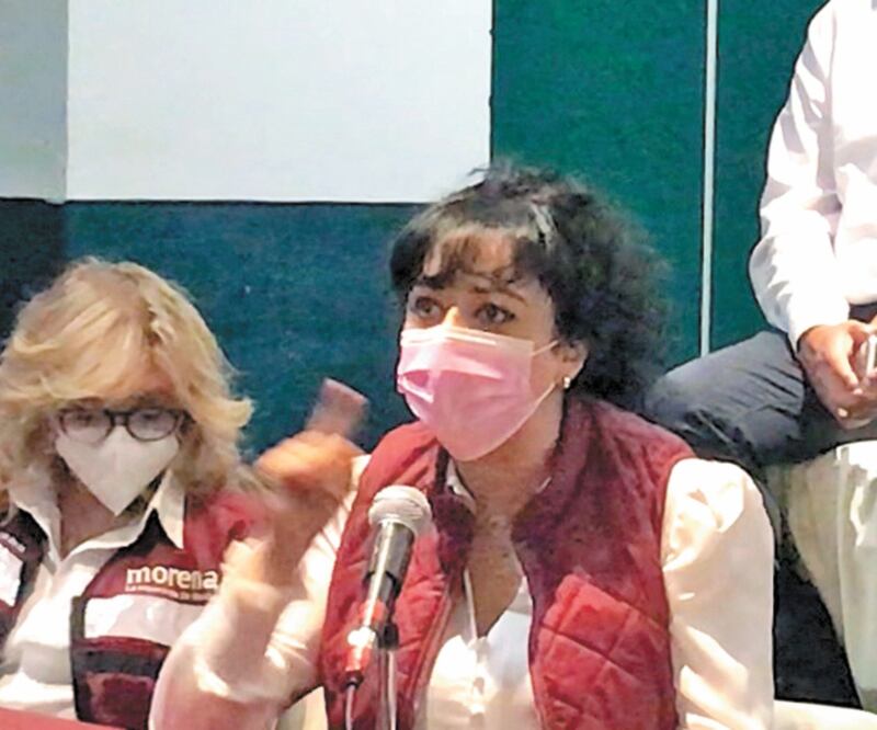 La candidata Sony Miranda indicó que el domingo el dirigente del tianguis de San Andrés los agredió. Foto: Especial