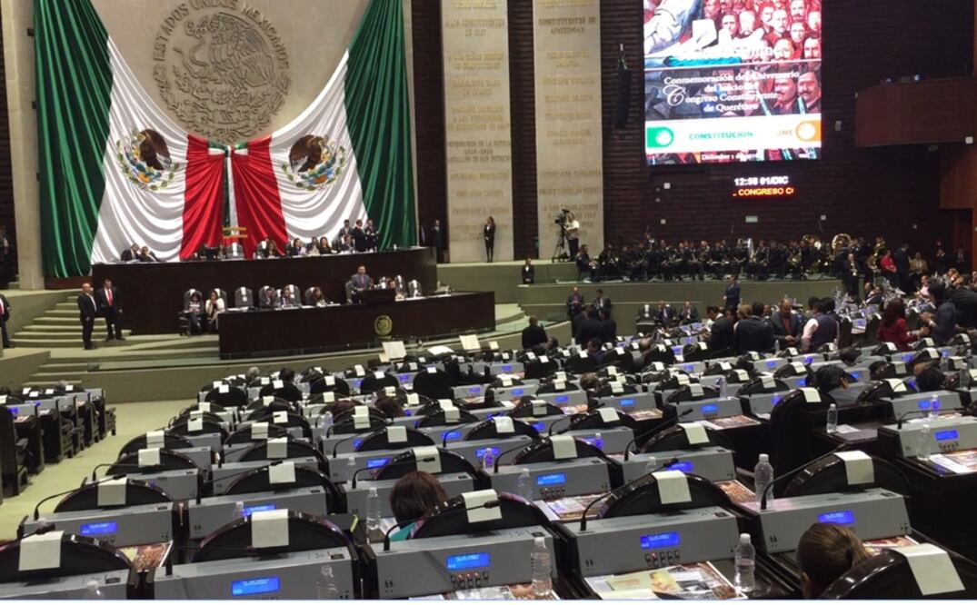 De los 500 diputados, 238 faltaron a la sesión Solemne sobre el inicio del Congreso Constituyente de Querétaro. Foto Suzzete Alcántara