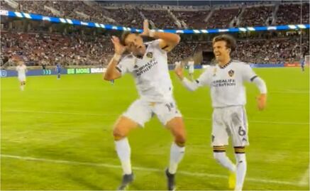 VIDEO: Chicharito Hernández anota doblete mientras la Selección Mexicana sufre ante Perú
