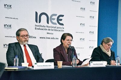 Dejan la prepa 750 mil; es un “cuello de botella”: INEE
