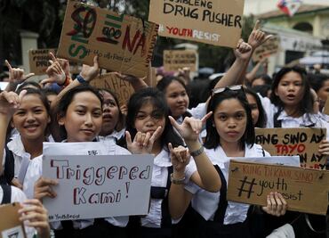 Ejército de niñas en Filipinas le declara la guerra al presidente Duterte