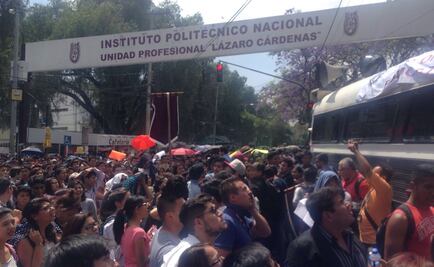 Politécnicos realizan mitin en el Casco de Santo Tomás