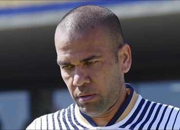 Pumas lanzó demanda contra Dani Alves; buscará castigo por incumplimiento de contrato