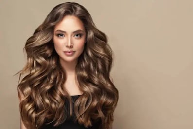 Cómo iluminar tu cabello sin ponerte tinte