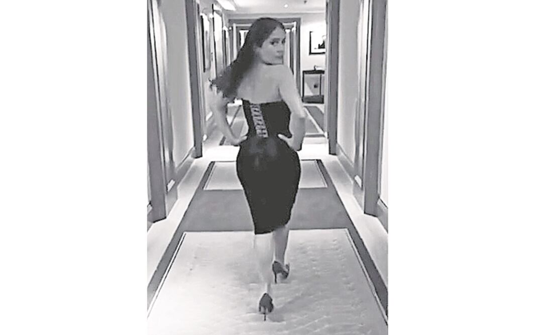 Así camina la vercruzana rumbo a una sesión de fotos. (TOMADA DE INSTAGRAM)