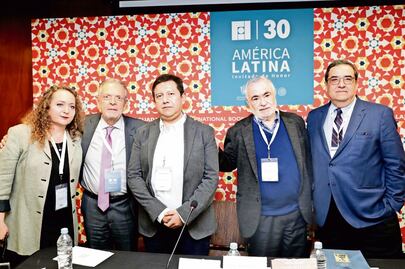 Pléyade de escritores en las páginas de EL UNIVERSAL 