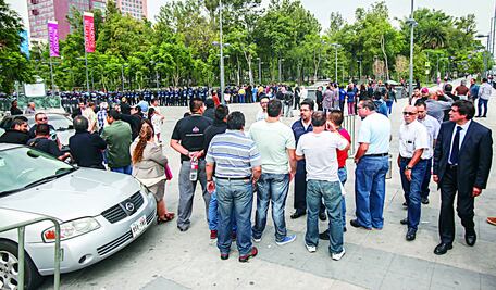 Golpean a empleados del INBA