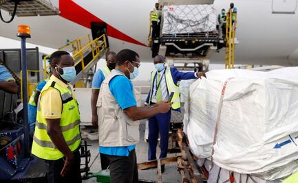Ghana recibe primera entrega mundial de vacunas contra Covid gratuitas por Covax