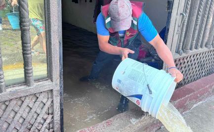 Lluvias en Nezahualcóyotl inundan calles y viviendas; el agua llega casi al metro de altura