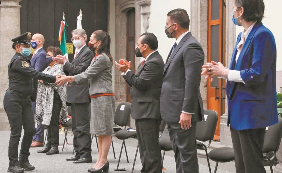 La jefa de Gobierno, Claudia Sheinbaum, encabezó el reporte de incidencia delictiva en la capital, evento en el que también se reconoció a policías por su labor. Foto: ESPECIAL