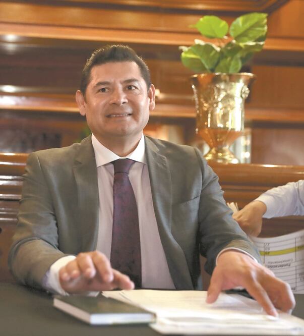 Urge a votar. Alejandro Armenta Mier urgió a sus correligionarios de Morena a aprobar de inmediato la Ley de Austeridad Republicana. Foto/ARCHIVO EL UNIVERSAL