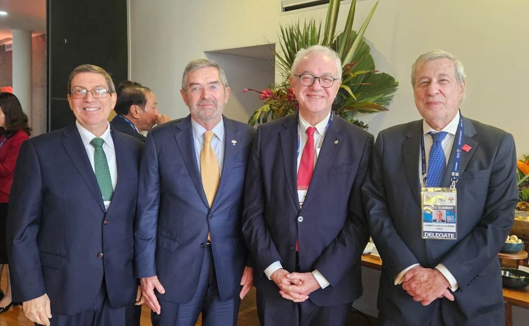 Los cancilleres de Cuba, Bruno Rodríguez; de México, Juan Ramón de la Fuente; de Uruguay, Mario Lubetkin, y de Chile, Alberto Van Klaveren. Foto: Especial