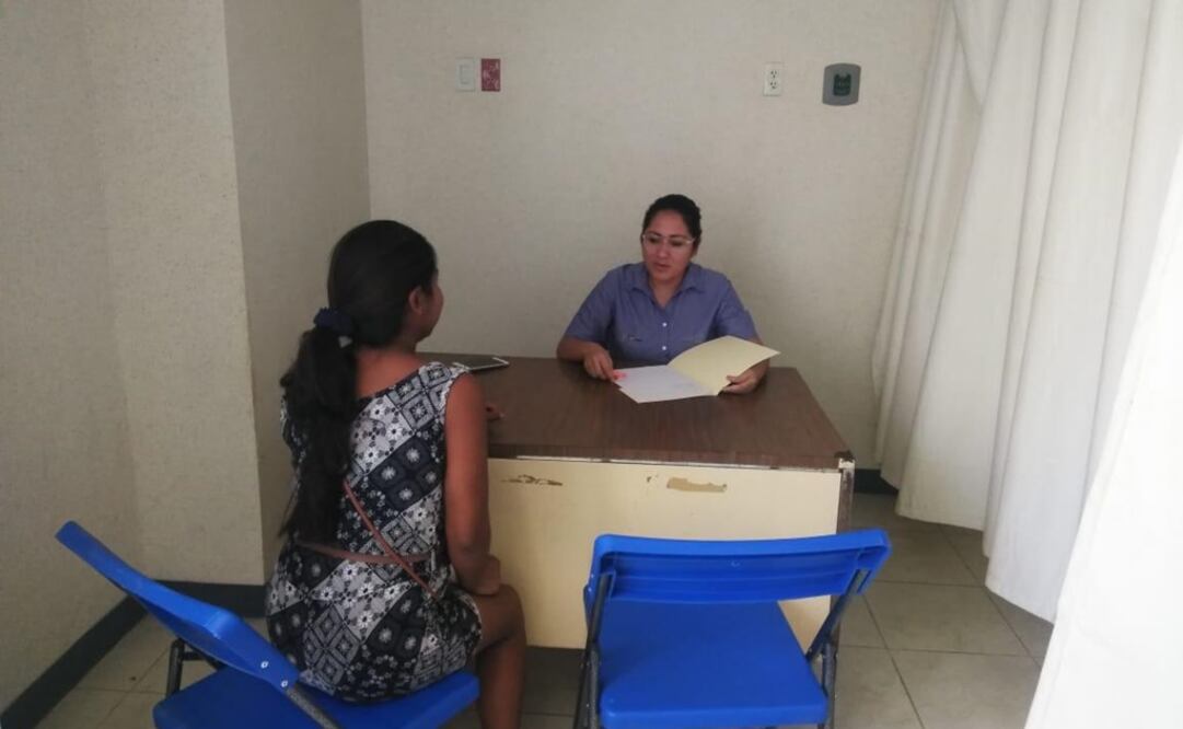 Durante tres días, los estudiantes, la mayoría mujeres, se ha intoxicado dentro del plantel. Foto: Twitter @SSaludGro