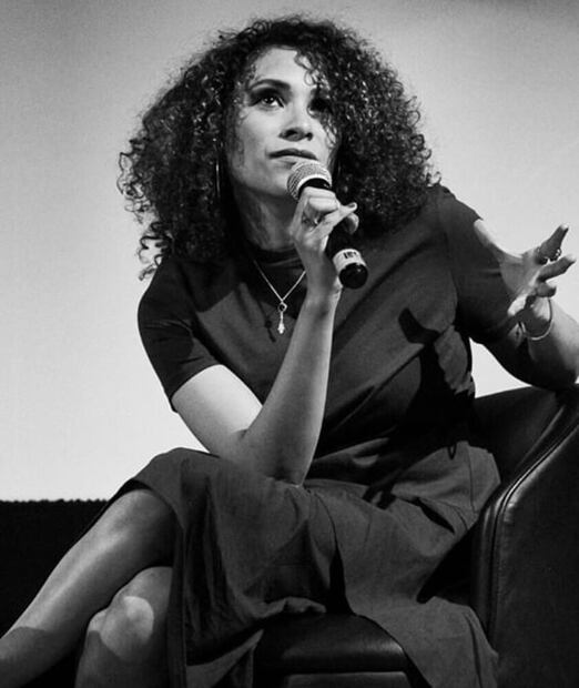 Regañan a Galilea por hablar de Twitter