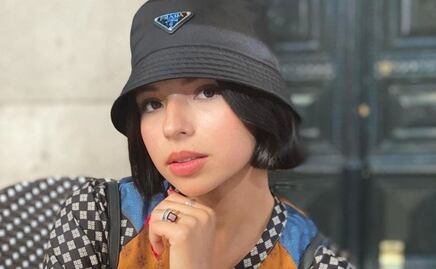 Ángela Aguilar arma 2 looks en París con las mismas prendas