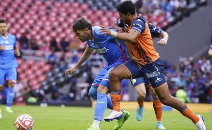 Cruz Azul y Puebla brindan buen partido en el Estadio Azteca