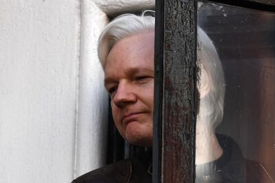 Denunciante sueca, "conmocionada" por fallo sobre Assange, mantiene su acusación