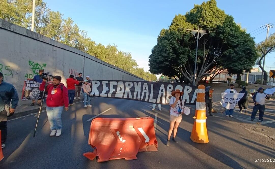 Protestantes buscan que se priorice y establezca una fecha para la discusión del dictamen que plantea la reducción de la jornada laboral. Foto: Especial
