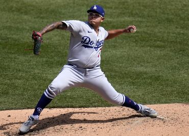 Algunos equipos de la MLB estarían interesados en el mexicano Julio Urías