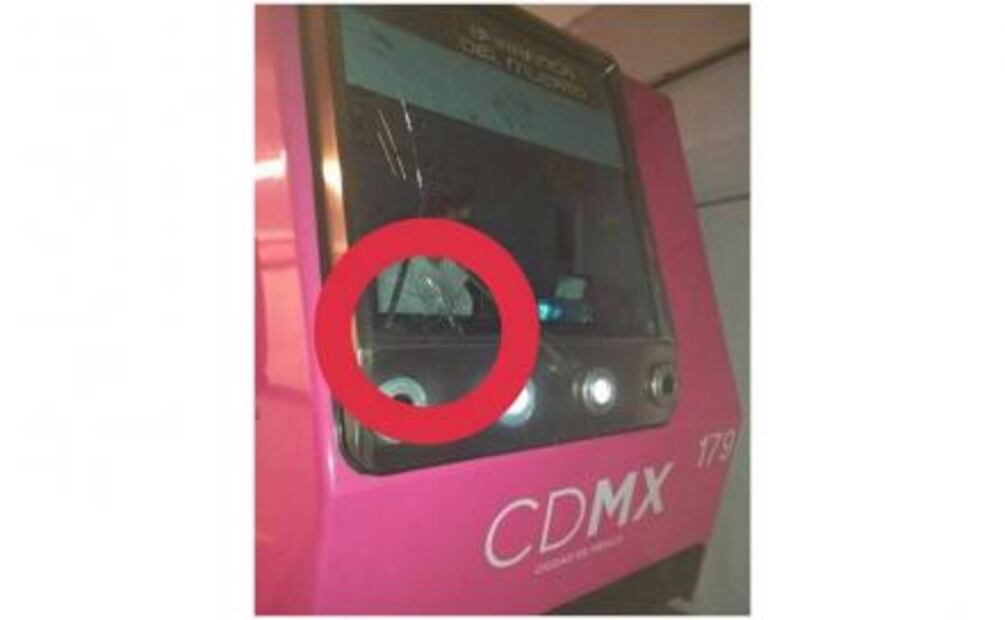 Hombre recibe golpe al asomar la cabeza en túnel del Metro