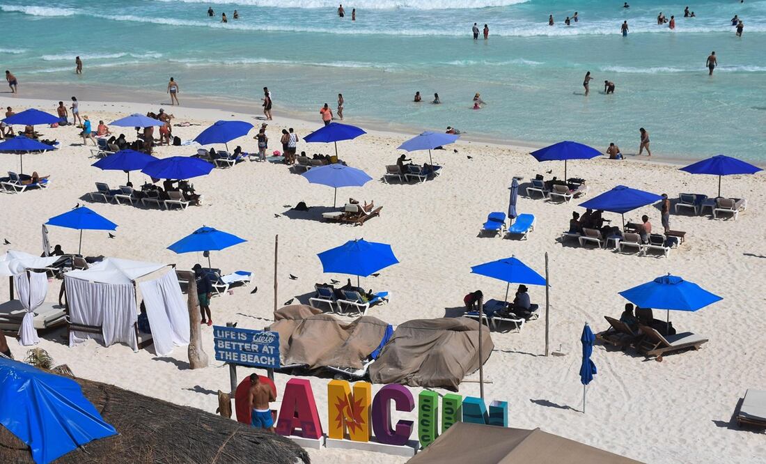 Al interior del PIB turístico, los servicios reportaron un aumento trimestral de 5.3%, en tanto que la producción de bienes en el sector registró una contracción de 7.0%. Foto: Archivo / EL UNIVERSAL