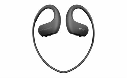 Audífonos sumergibles en agua salada