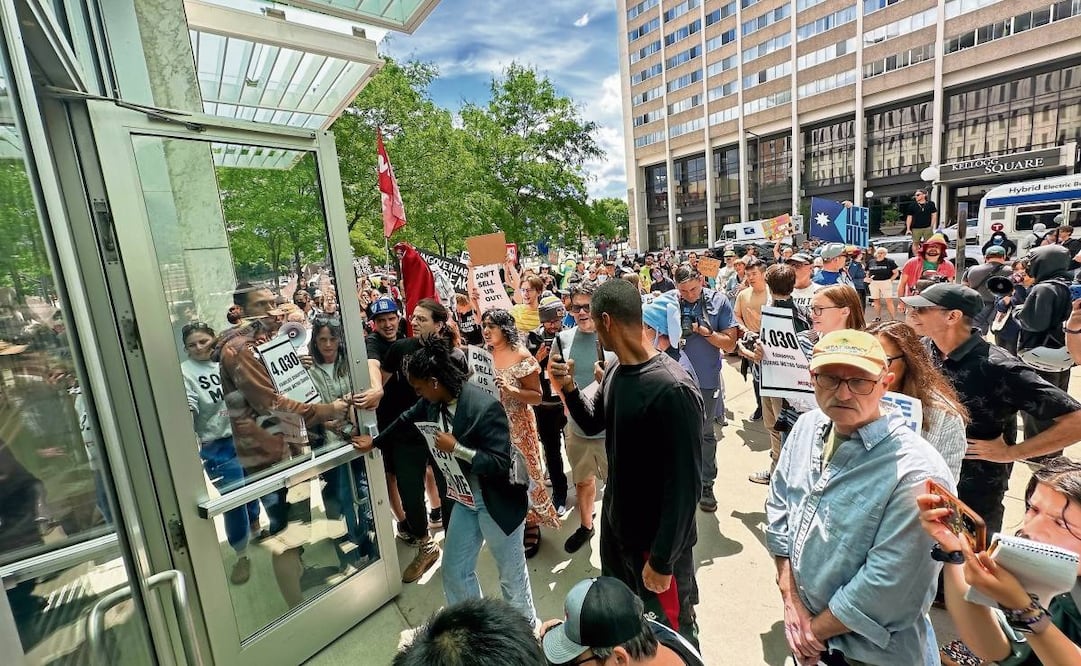 Manifestantes, ayer frente a un tribunal federal en St. Louis, Minnesota. Foto: Mark Vancleave / AP