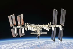Rusia lanza nave Soyuz MS-29 a la Estación Espacial Internacional; lleva 3 tripulantes, incluido un estadounidense