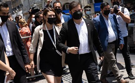 Pareja de Gabriel Boric aceptará nombramiento como "primera dama" de Chile, pero "reformulará" el cargo