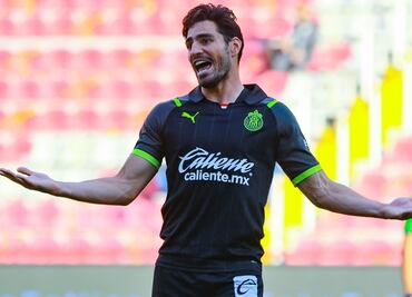 'Pollo' Briseño alaba a Michel Leaño: "Ha potencializado a Chivas"