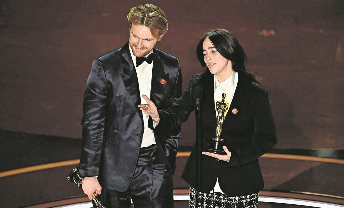 Finneas y Billie Eilish, Oscar a Canción original en Barbie. Foto: AFP y AP