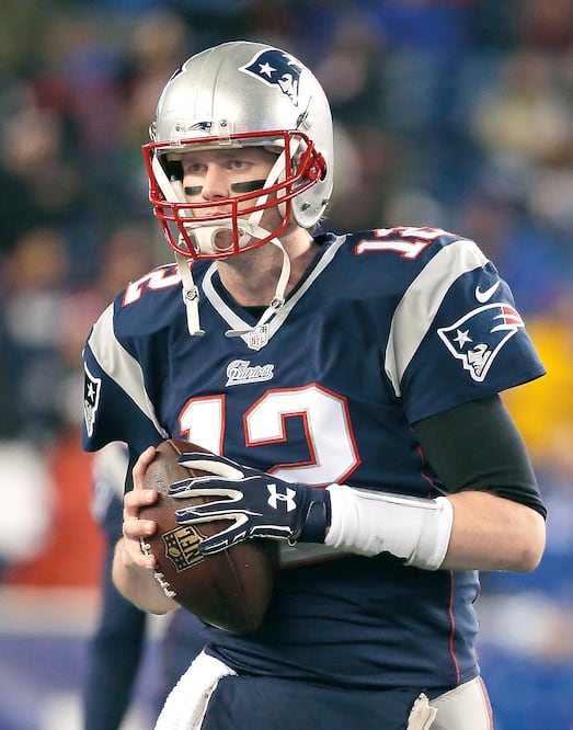 Según la investigación de la NFL, Tom Brady tenía conocimiento de que los ovoides tendrían menos aire del indicado (ELISE AMENDOLA / AP)