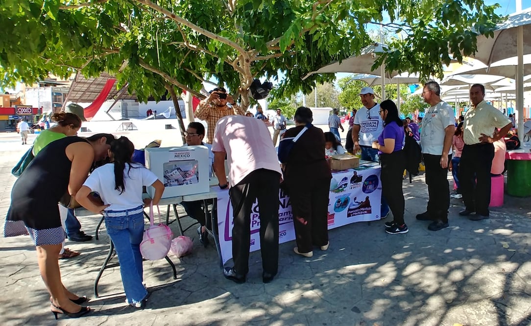 Consulta nacional sobre el Tren Maya y otros programas sociales realizada en Cancún, Quintana Roo. Foto: Archivo/EL UNIVERSAL