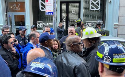 Colapsa estacionamiento en Nueva York; reportan atrapados y varios heridos