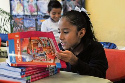 Sonrisas, llanto y caos marcan regreso a clases