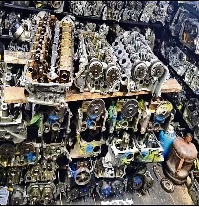 Este miércoles, la policía capitalina y la fiscalía aseguraron autopartes tras un cateo en la colonia Morelos. Foto Especial