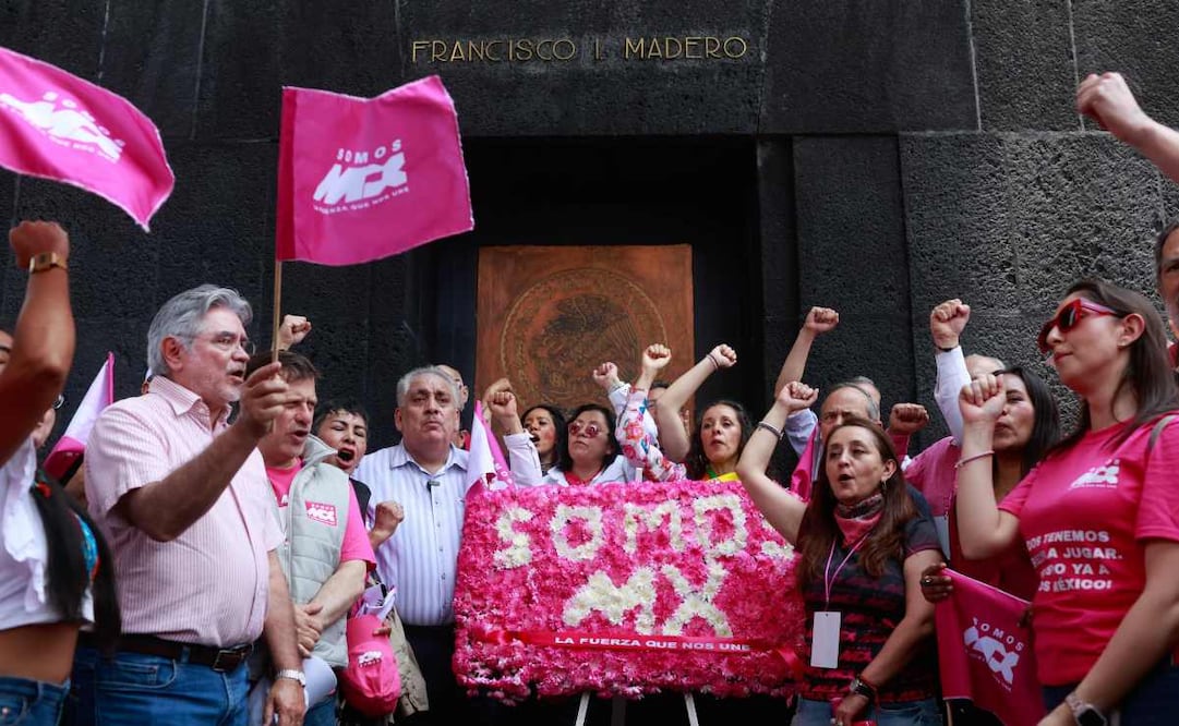 A un costado del Monumento a la Revolución, se realizó un mitin que fue encabezado por Guadalupe Acosta Naranjo, presidente de Somos México, con motivo del registro como partido político nacional. Foto: Diego Simón Sánchez/ EL UNIVERSAL