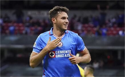 Santiago Giménez con los minutos contados en la Liga MX