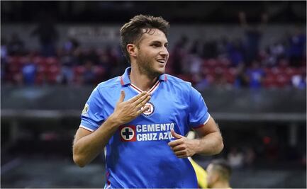 Santiago Giménez con los minutos contados en la Liga MX