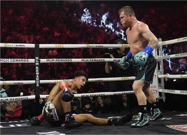 Canelo Álvarez derrota a Jaime Munguía por decisión unánime en una auténtica guerra de golpes