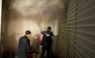 PBI y Bomberos controlan incendio en centro comercial en Álvaro Obregón; ciudadanos se solidarizan y ayudan